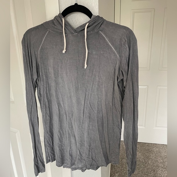 Super light weight pullover hoodie from buckle! - Picture 1 of 3